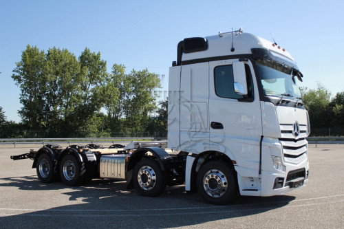 Actros 8x4
